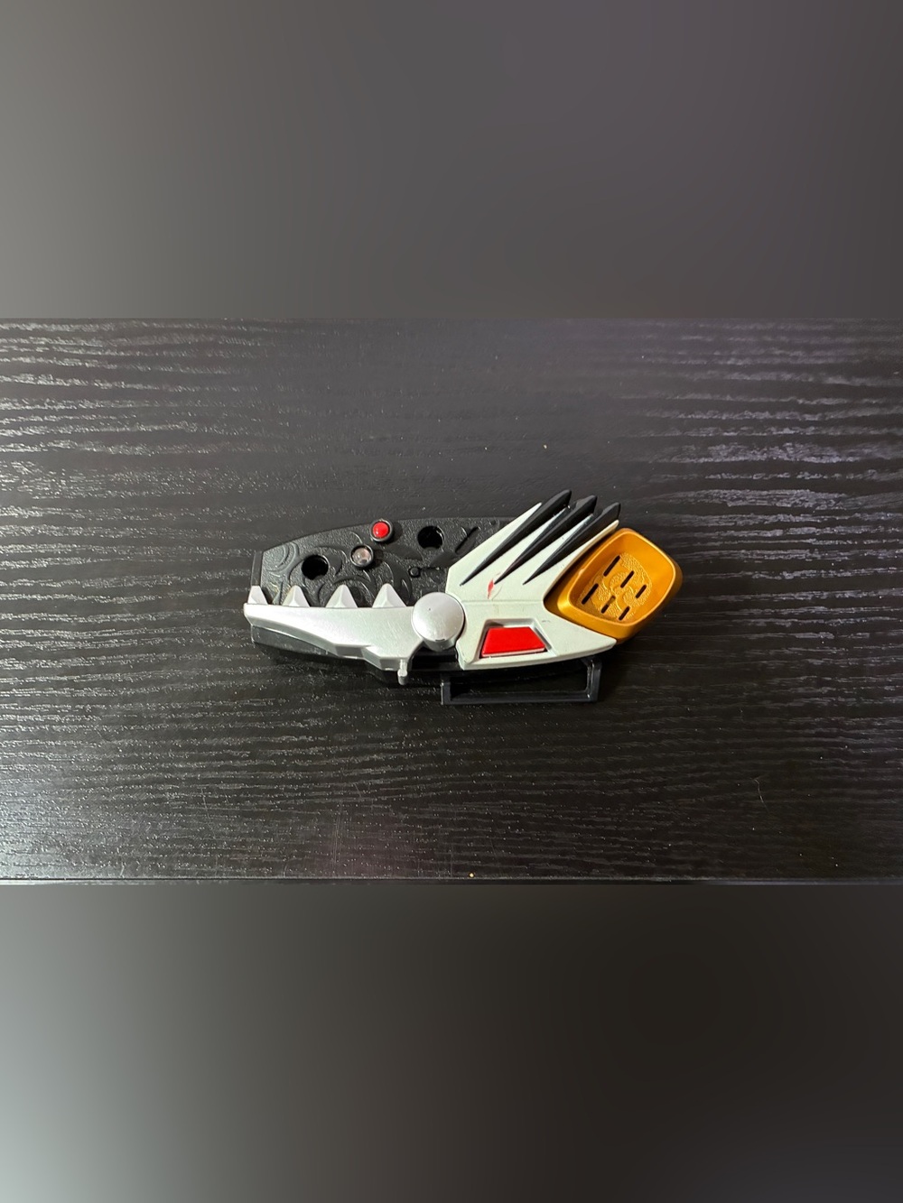 2003 Bandai Power Rangers Dino
Thunder White Drago Morpher
Missing Top Piece